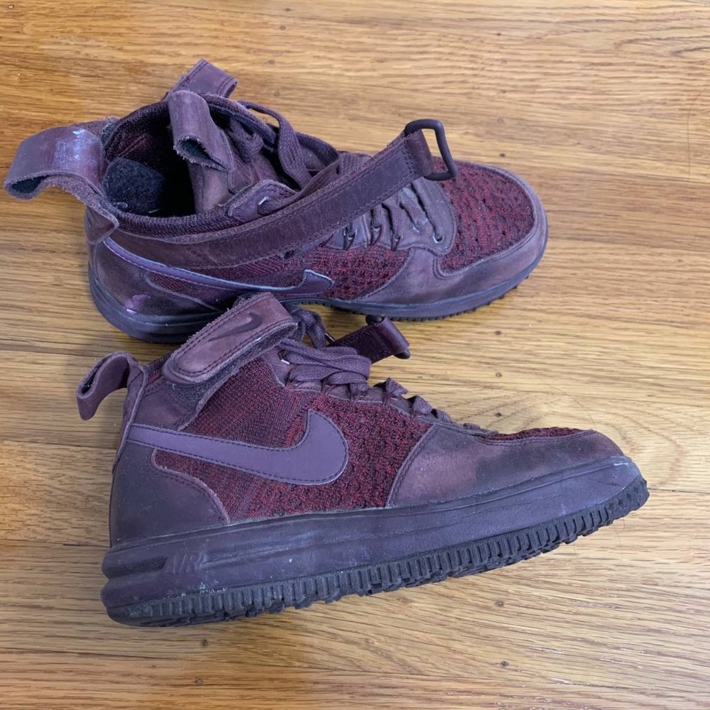 Nike Air Force 1 Mid Flyknit Leather in Maroon
